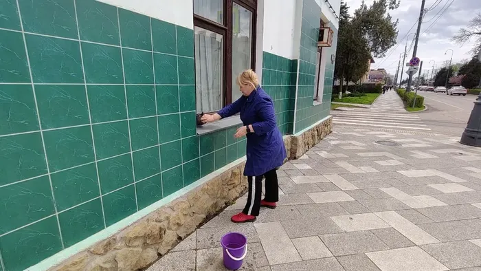 9dbcc743-9ddf-4a12-8e95-f756db884cc8